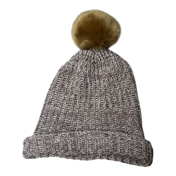 Love Your Melon Maroon/White Knit Fur Removable Pom Pom Beanie Hat. - Picture 2 of 8